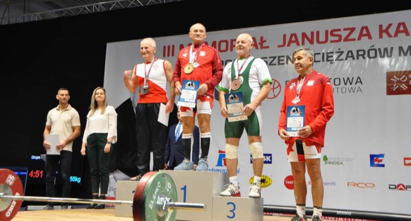 Memoriał im. Janusza Kamińskiego. Ciężarowcy walczą w Hali Powiatowej 