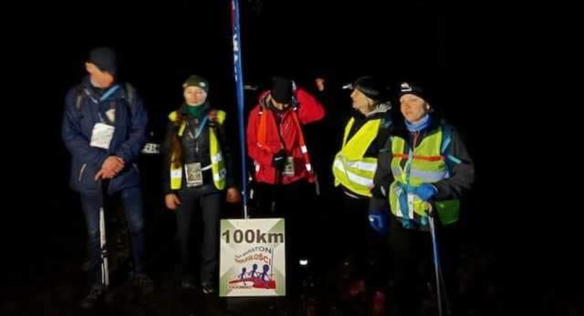 X Pieszy Maraton Niepodległości. 100 kilometrów pokonało 12 osób 