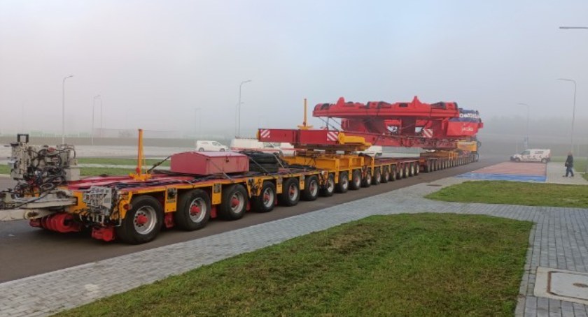 Od 22 autostrada A1 od Stobiecka Szlacheckiego do Piotrkowa będzie zamknięta. GDDKiA transportuje maszynę do drążenia tuneli