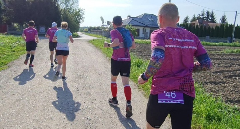 UltraRadomsko zaprasza na bieganie po pętli. Wiecie co to Backyard Radomsko vol. 1?