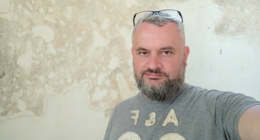Po trzytygodniowej przerwie Paweł Grzywacz znów nadaje. Słuchajcie „Z Grzywy