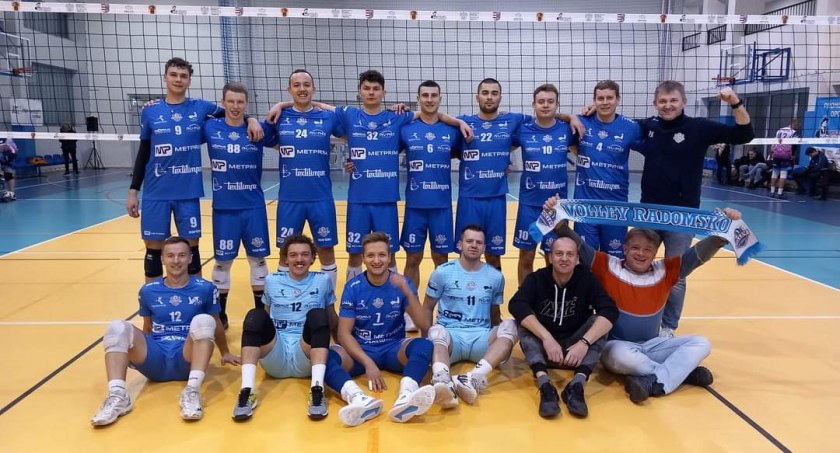 Radomszczańscy siatkarze zwyciężają w lidze. W trzech setach w meczu z MKS Volley Żelazny Opoczno 