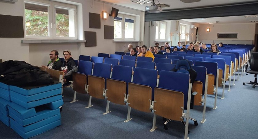 Tak uczniowie Drzewniaka przygotowują się do egzaminu dojrzałości z języka angielskiego