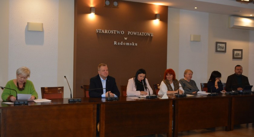 O bezpieczeństwie i budżecie w sektorze edukacji rozmawiano na Komisji Edukacji 