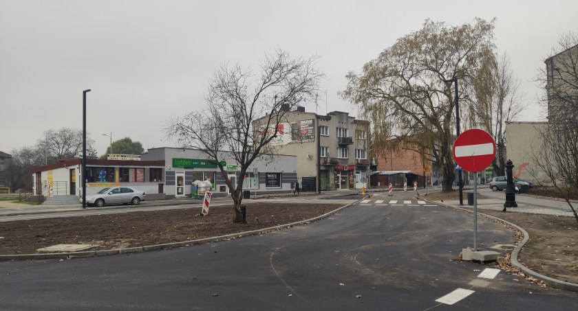 Nowe przystanki na Żeromskiego przez najbliższe dwa lata nie będą przystankami, a tymczasowymi parkingami