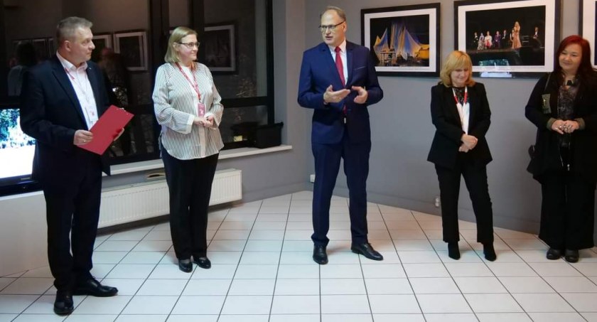 3xRożewicz. Festiwal Janusza, Tadeusza i Stanisława rozpoczął się otwarciem wystawy 
