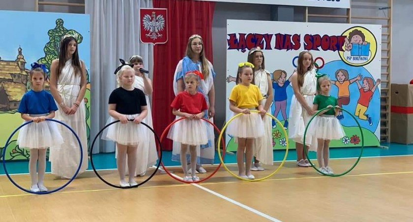 W Borzykowej w gminie Żytno otwarto nową salę gimnastyczną 