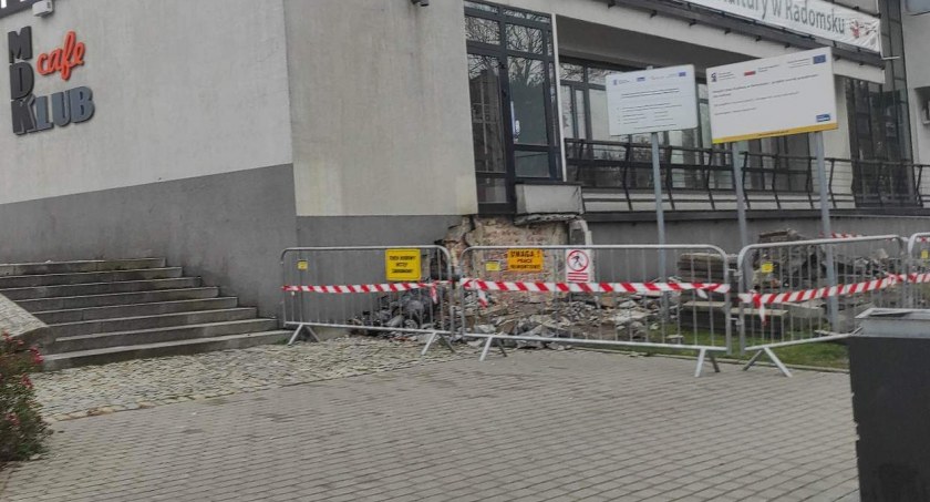 Czytelnik: Remont czy wyburzenie? Po schodach ani śladu. Dyrektor MDK: Jak robić, to porządnie 