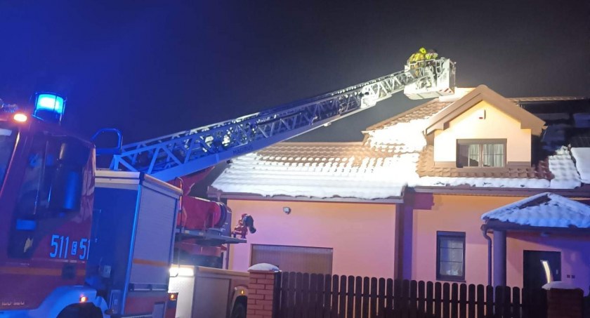 Pożar sadzy w kominie w domu przy ulicy Brzozowej w Przedborzu