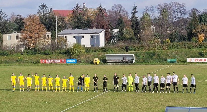 RKS na siódmym miejscu na półmetku sezonu. Nie powalczą o powrót do III ligi