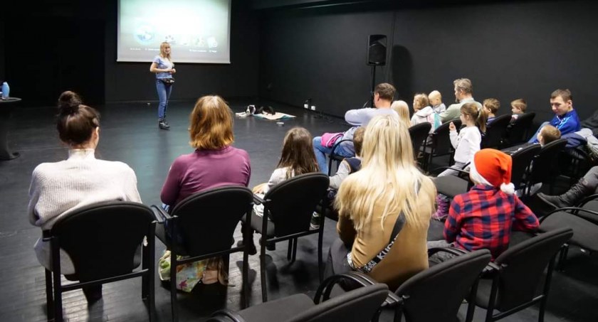 MDK: Świąteczne kiermasz Miasta Kotów i spotkanie z Psim Przyjacielem z Positive Tails 