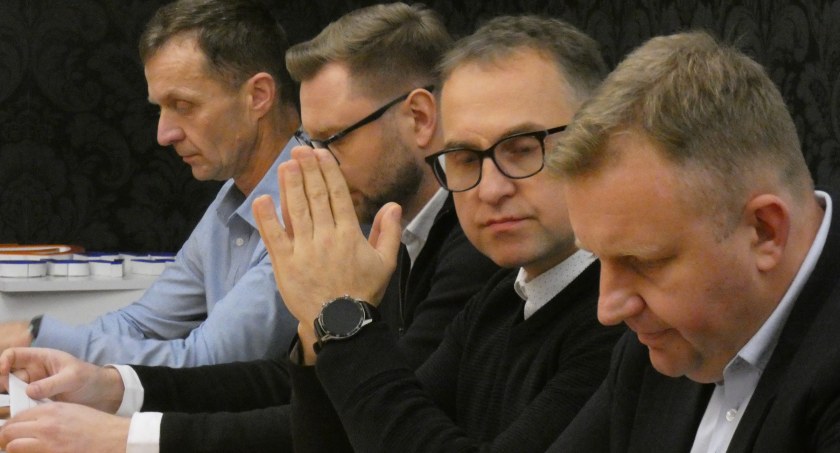 Dwa razy wyższa dopłata na dziecko w żłobku i więcej pieniędzy na organizacje pozarządowe. Radni KO składają wnioski do budżetu na 2023