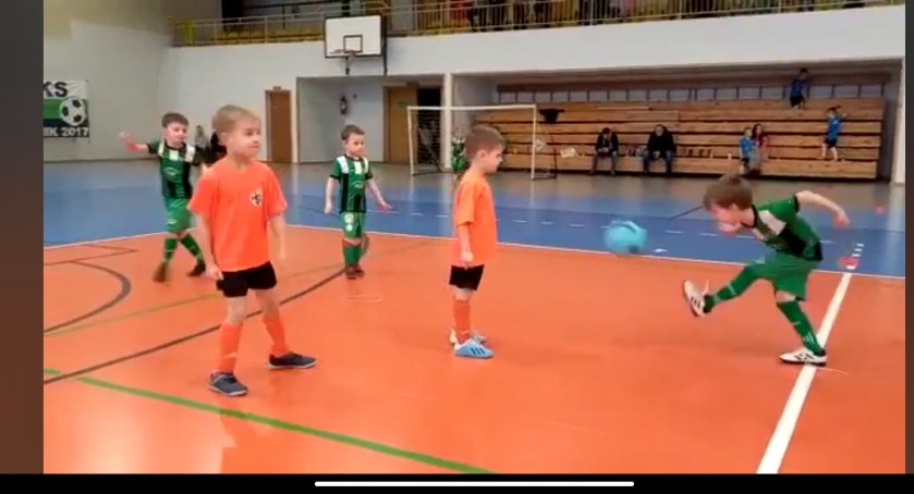 Miejska Hala Sportowa: Mikołajkowy turniej piłki nożnej ES Bank RAP Radomsko 