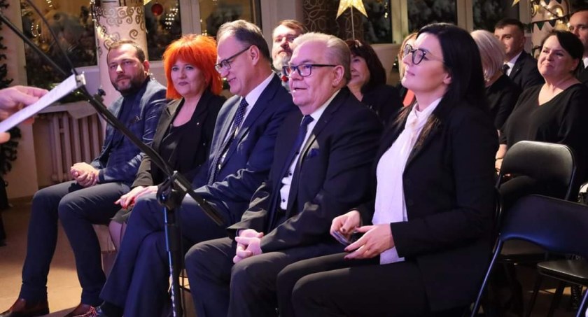 Zarząd powiatu radomszczańskiego zaprosił na spotkanie wigilijne do bursy szkolnej 