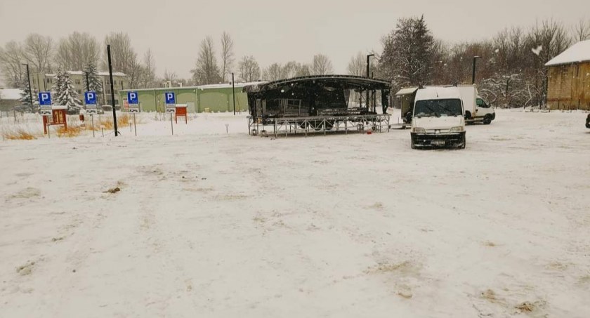 Trwa Jarmark Bożonarodzeniowy. Urząd informuje i przeprasza: część parkingu nieczynna