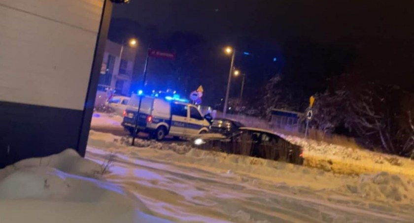 Pijany kierowca BMW spowodował karambol na rondzie koło Miejskiego Domu Kultury 