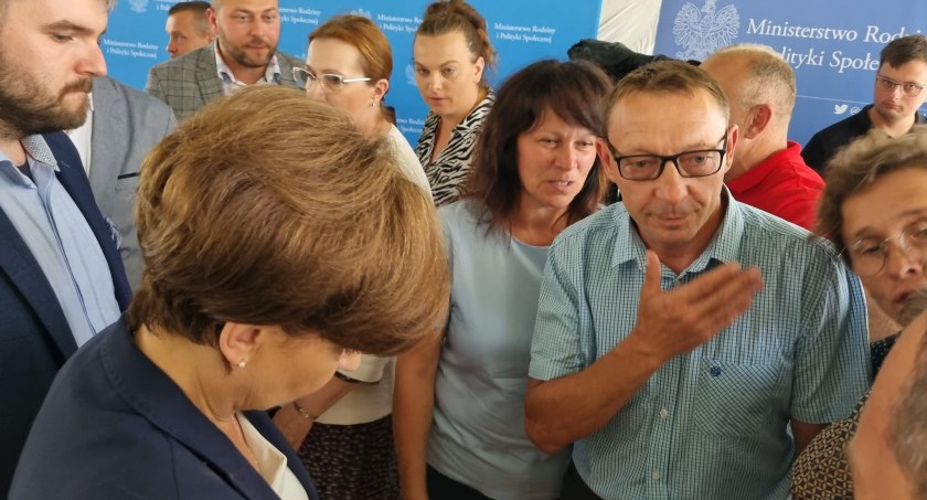 Bezdomni z Panaceum: Nie jesteśmy towarem, nie chcemy jechać do Rybnika. Dyrektor MOPS-u: Umowa jeszcze niepodpisana