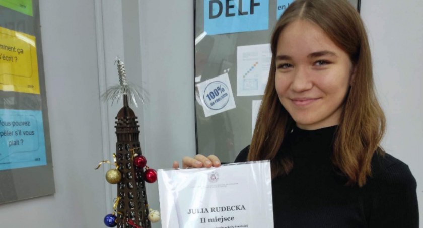 Julia Rudecka z II LO laureatką w VIII Ogólnopolskim Frankofońskim Konkursie Fotograficznym BLEU BLANC ROUGE 2022