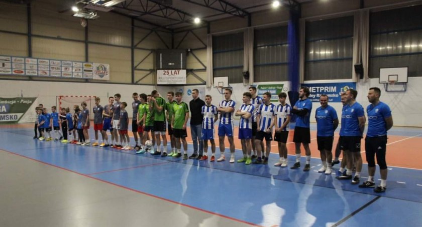 Wigilijny mecz absolwentów RAP Radomsko. Przedświąteczna sportowa tradycja 