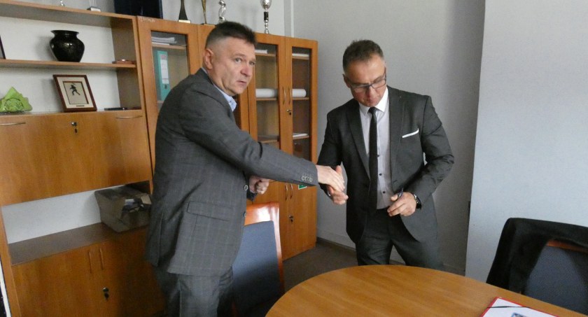 Tajemnice PGK: Jaka jest sytuacja miejskiej spółki? Radni pytają, media pytają, zarząd milczy 