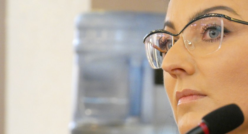 Wojewoda do starosty Beaty Pokory: Nie można głosować we własnej sprawie. Uchylam waszą uchwałę