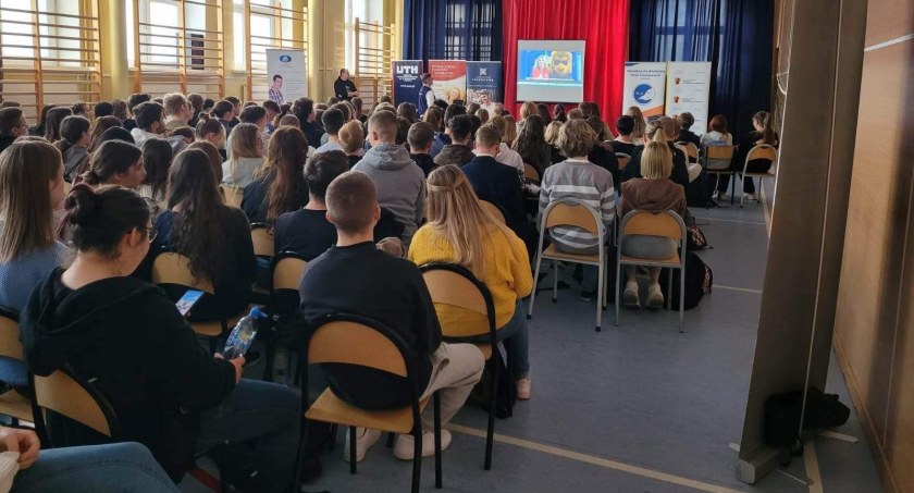 Ranking Perspektyw 2022: Jak wypadły nasze szkoły? Są wzloty i upadki radomszczańskiej edukacji