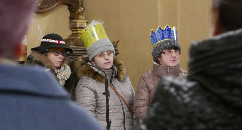 [ZDJĘCIA] Jasełka Wspólnoty Betel w kolegiacie św. Lamberta. O pokój na świecie, a szczególnie dla Ukrainy