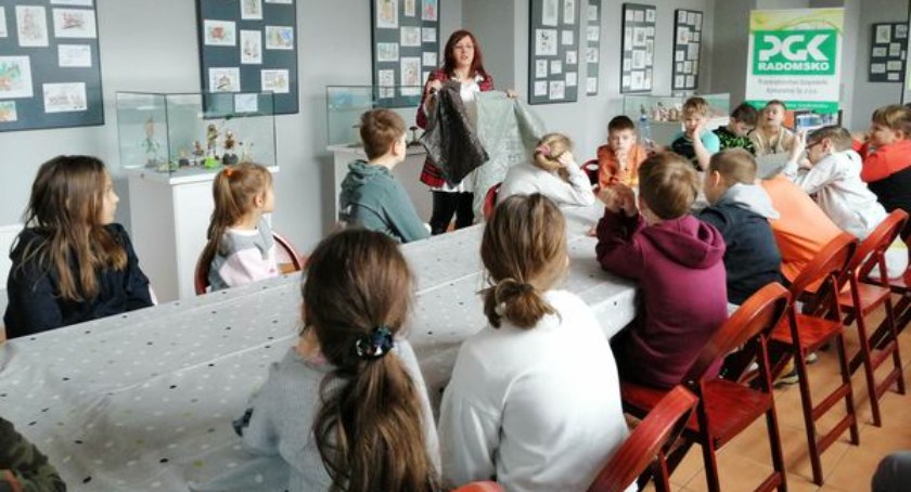 W muzeum dzieci spotkały się z pracownikami PGK. Dowiedziały się jak segregować odpady