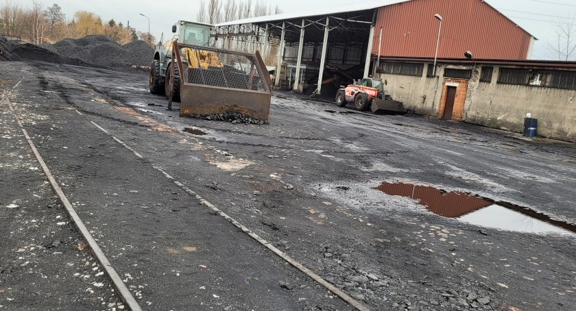 Radomszczanie rezygnują z taniego samorządowego węgla. 3/4 wycofało się z zakupów