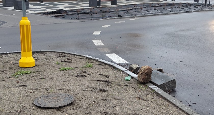Czytelnik o Żeromskiego: Ten remont to się skończył? Czy to nadal plac budowy? A może linie 3D?