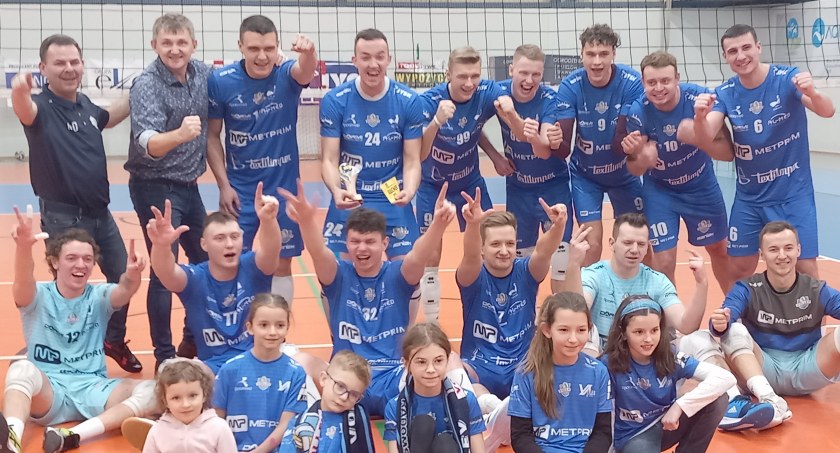 Siatkarze METPRIM Volley Radomsko znów wygrali za 3 punkty