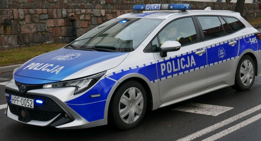 Pijany radomszczanin za kierownicą seicento. Doprowadził do zderzenia z innym samochodem