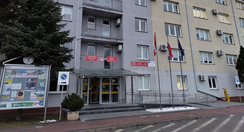 Punkt paszportowy w Radomsku nie wcześniej niż w październiku. Takie są plany