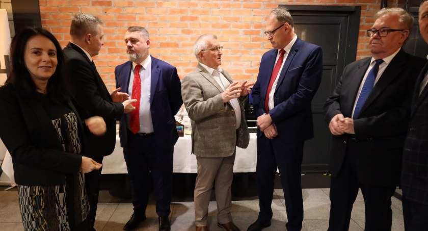 Nowak: Przedsiębiorcy jeszcze niedawno pomstowali na prezydenta, teraz zaprosili go do stołu