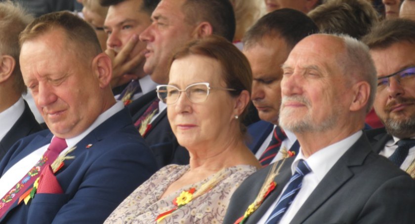 Poseł też się znalazł w grupie. Nowe wątki w sprawie lokalnych grup wsparcia PiS [Temat GR]