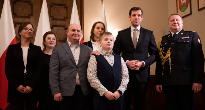- Wiedziałem, że muszę zadzwonić pod 112 - Miłosz Kwaśniak w Urzędzie Wojewódzkim w Łodzi 