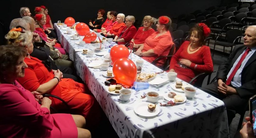 MDK: Walentynkowy wieczór Klubu Złotej Jesieni