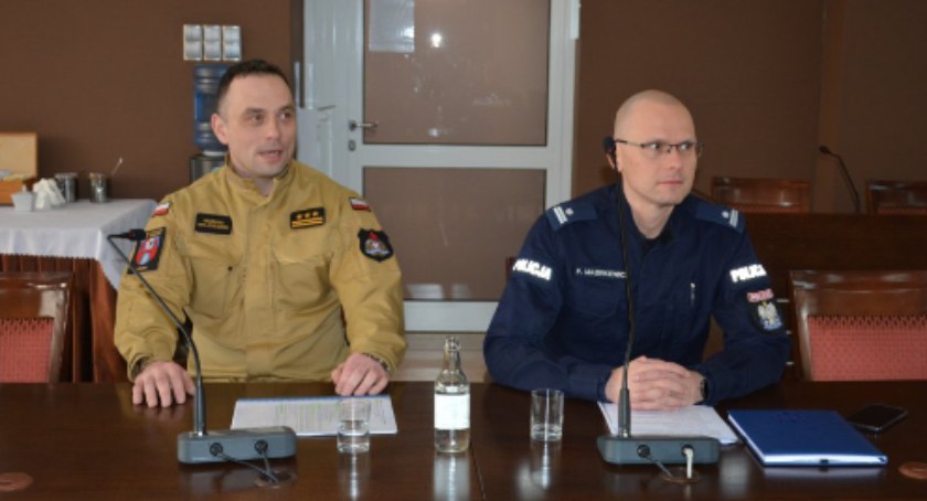 Komisja bezpieczeństwa w powiecie: Raportowali komendanci straży pożarnej i policji