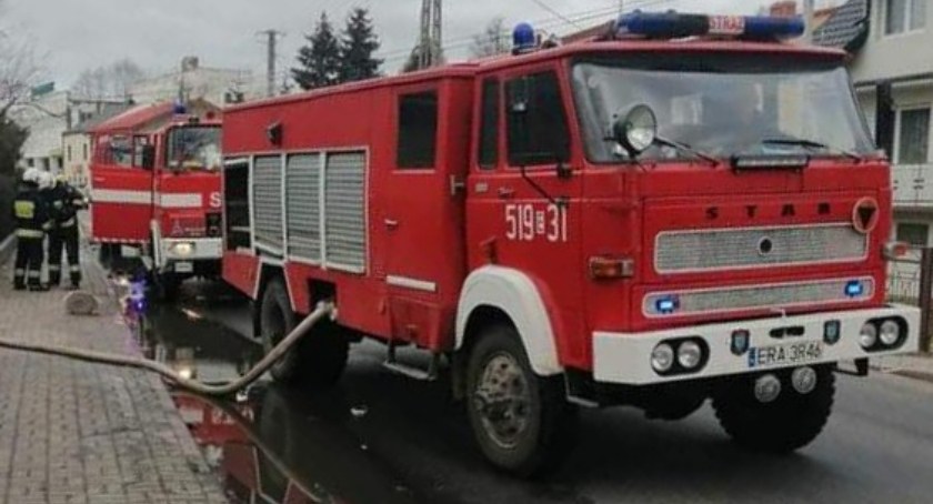 Wielgomłyny: Pożar przy Krzętowskiej. W akcji kilka zastępów straży 