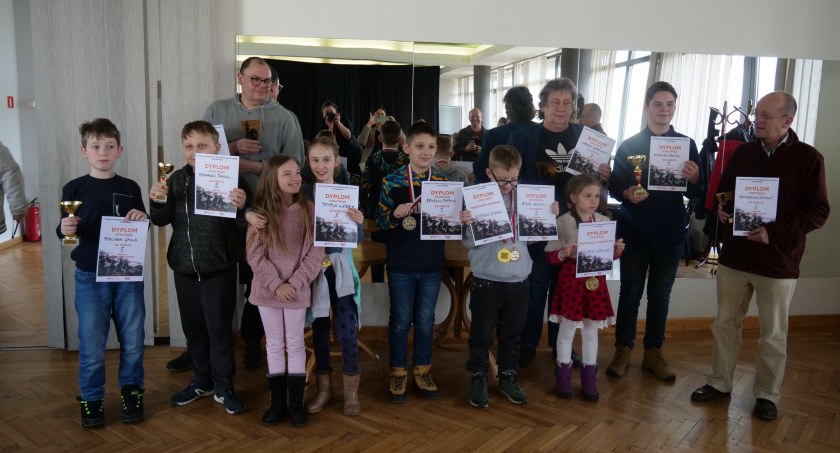 Kolejny turniej szachowy w MDK. Najlepsi Wiktoria Tempich, Daniel Michalski i Jarosława Ciemny