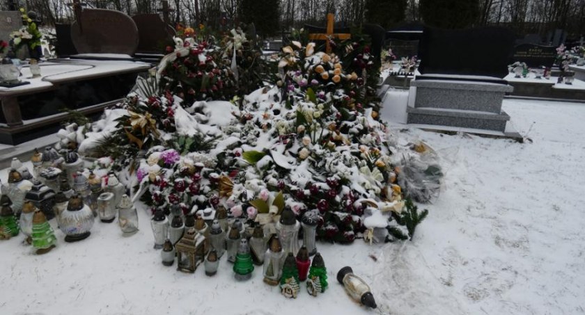 Ksiądz stanie przed sądem za nielegalny cmentarz przy Piaskowej