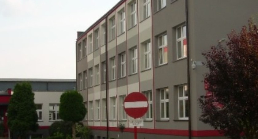Ekshibicjonista w pobliżu PSP nr 6. Sprawa została zgłoszona policji 