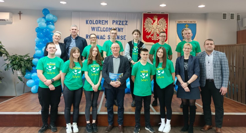  „Kolorem przez Wielgomłyny”. Uroczyste podsumowanie projektu realizowanego przez młodzież