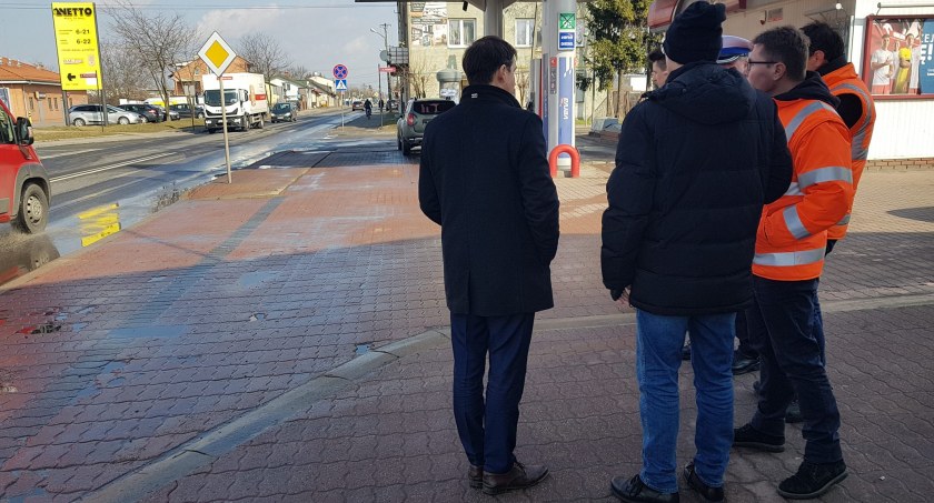 Uwaga! Zmiany organizacji ruchu na rondzie Sybiraków i zabezpieczenie chodnika przy ul. Narutowicza