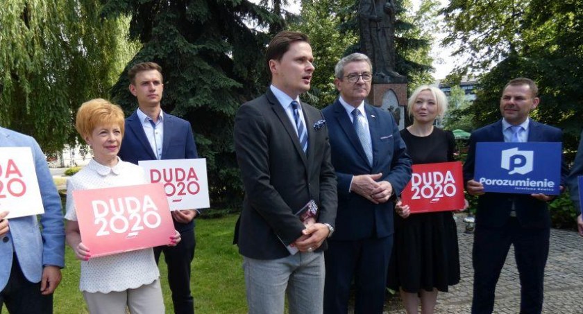 Łuszczyn: Zbliża się kampania wyborcza, więc drodzy wyborcy - sita w dłonie [Komentarz]