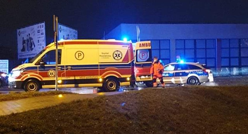 Wypadek na Brzeźnickiej. 66-latek potrącony na przejściu dla pieszych. W radomszczanina wjechała 63-latka