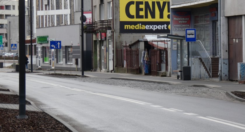 Uwaga kierowcy! Od piątku 24 marca na Żeromskiego będzie można parkować. Nie dłużej niż 30 minut