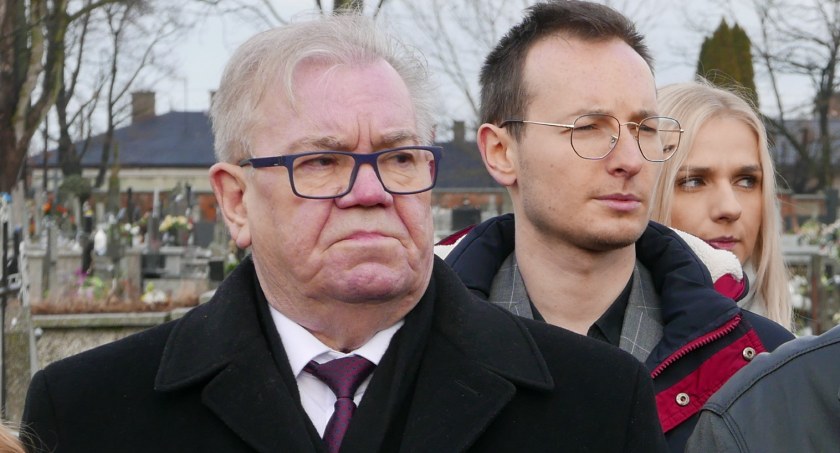 Uchwała o obronie Jana Pawła II w Radomsku? Przewodniczący Tadeusz Kubak (PiS): - Nie potwierdzam, nie zaprzeczam 