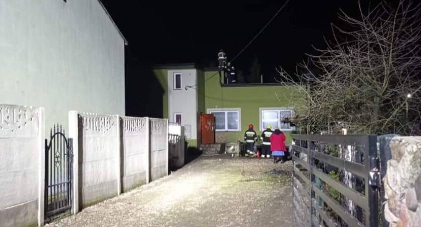 Gomunice: Pożar w jednym z domów. Zapaliły się sadze w kominie 
