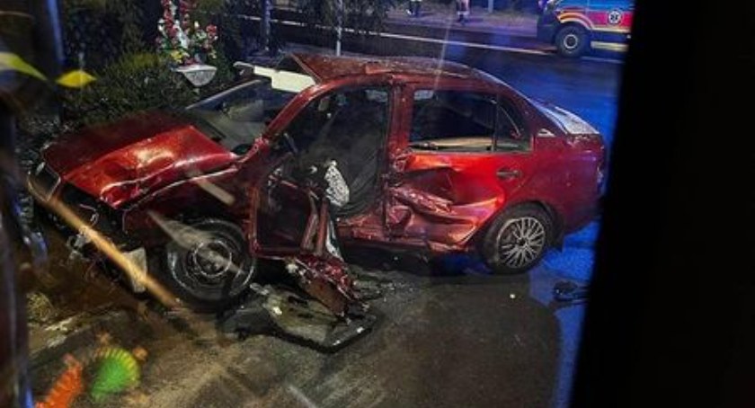 Wypadek w Szpinalowie. Strażacy z Kamieńska apelują: poszkodowanym potrzebna jest krew. Oddawajcie